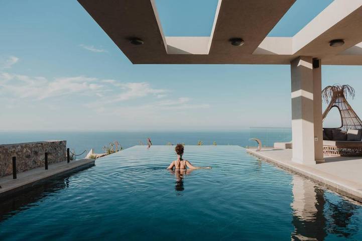Appart’hôtel pour 2 personnes, avec jardin et jacuzzi ainsi que bassin pour enfant et piscine, adapté aux familles