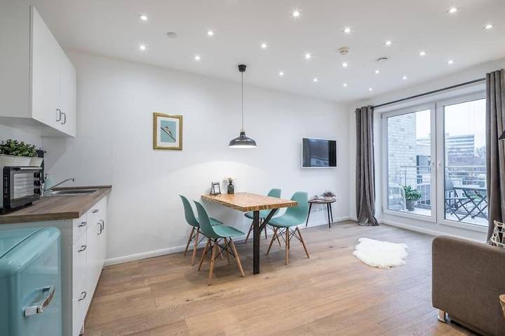 Ferienwohnung für 4 Personen, mit Balkon und Terrasse sowie Ausblick in Barmbek Hamburg