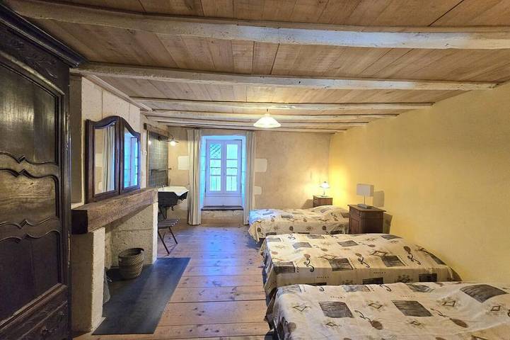 Gîte pour 8 personnes, avec jardin, animaux acceptés à Champagnac-de-Belair - 4
