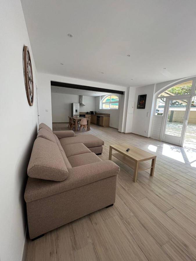 Gîte pour 6 personnes, avec piscine ainsi que jardin et vue, animaux acceptés à Rasteau - 3