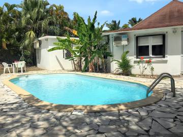 Gîte pour 8 personnes, avec terrasse et piscine dans Anse Tarare