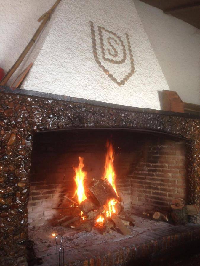 Apartamento para 10 personas, con Terraza y Piscina en Higuera de la Sierra