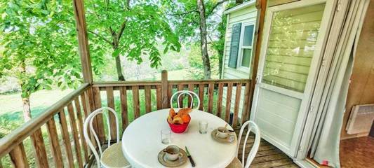 Mobil home pour 4 personnes, avec sauna à Beaumont-du-Périgord