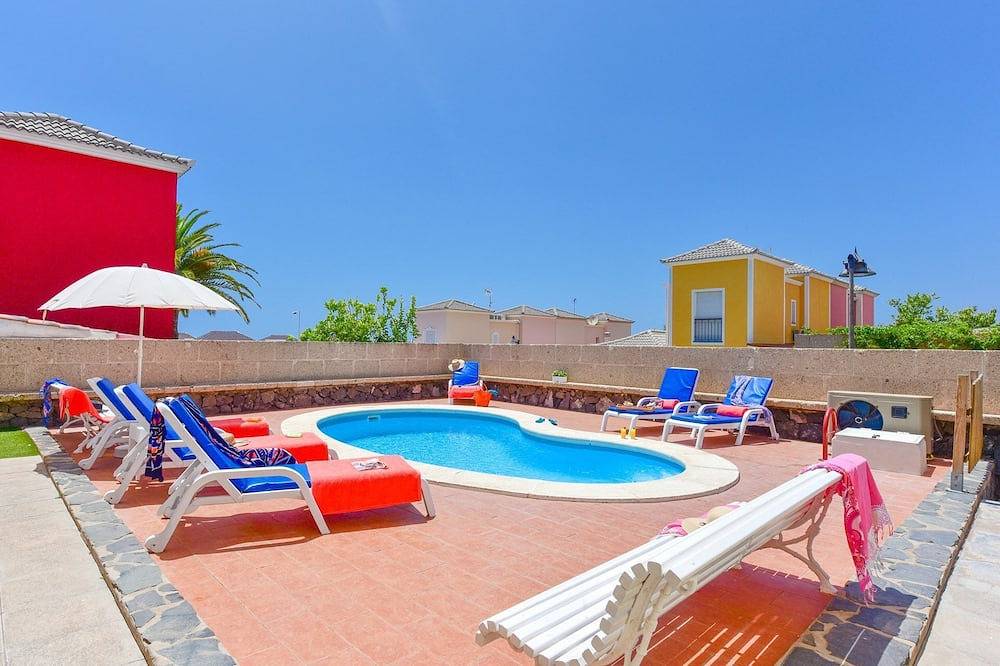 Villa Atenas by Villa Plus in Miraverde, Adeje