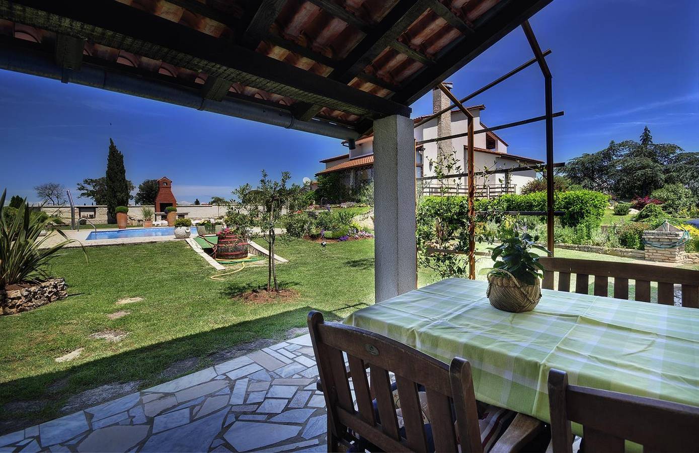 Ganze Wohnung, Ferienwohnung mit Außenpool, Klimaanlage, Wlan und Grillanlage in Pula-Medulin, Pula