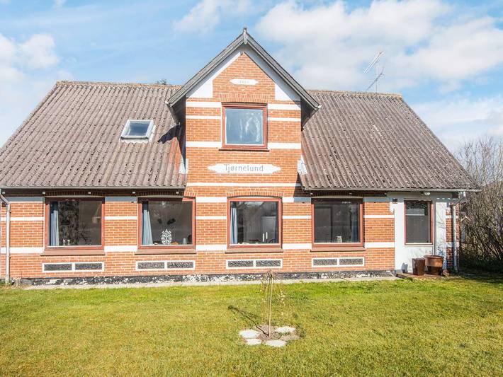 Ferienhaus für 8 Personen, mit Terrasse und Garten in Tversted