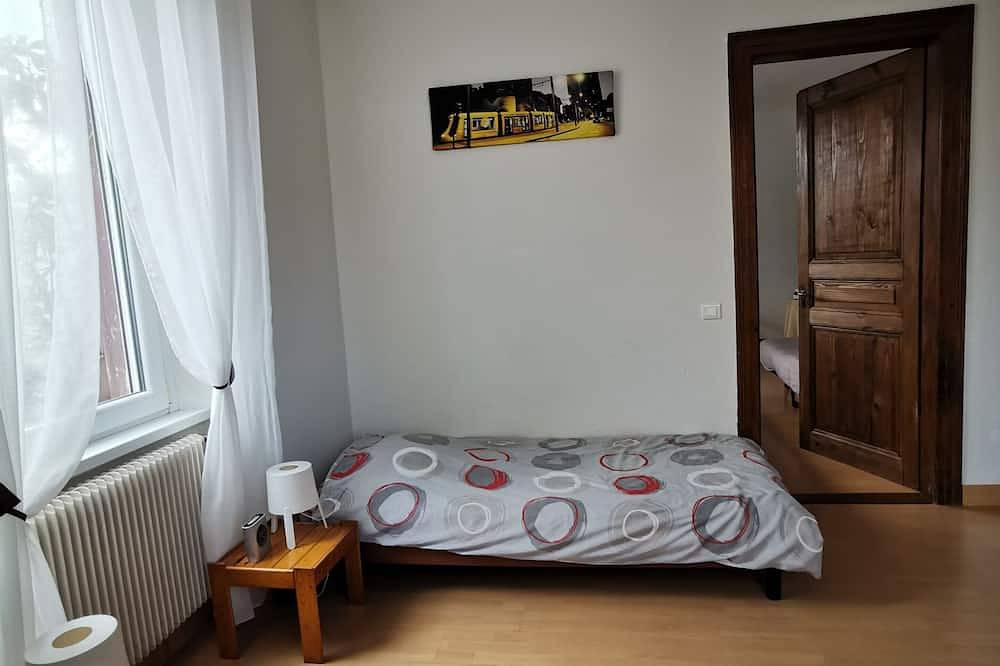 Entire apartment, Apartment in house, from 2 to 4 people, 2 bedrooms, garden. in Mulhouse, Mulhouse region