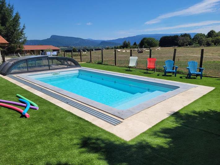 Location de vacances pour 2 personnes, avec vue ainsi que jardin et piscine à Corbelin (Isère) - 4