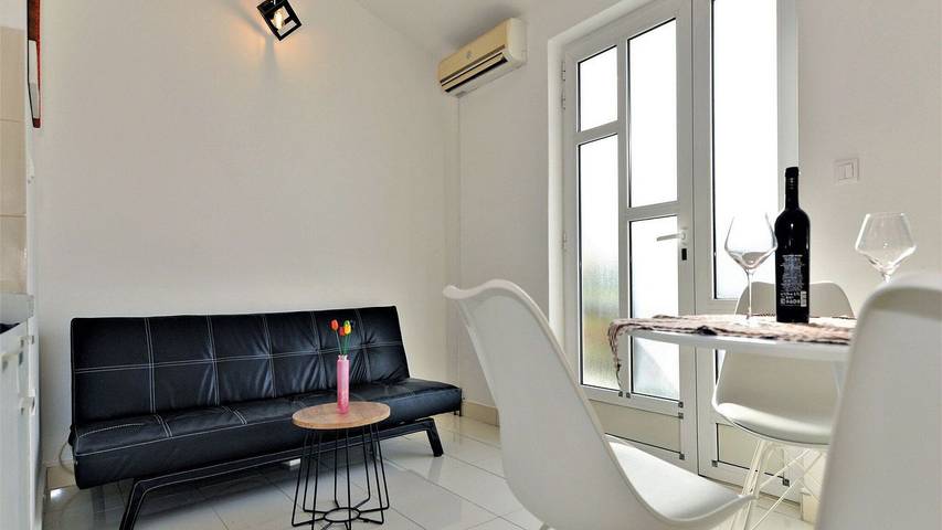 Apartament wakacyjny dla 2 osób, z balkon, zwierzęta dozwolone w Murter (wyspa)