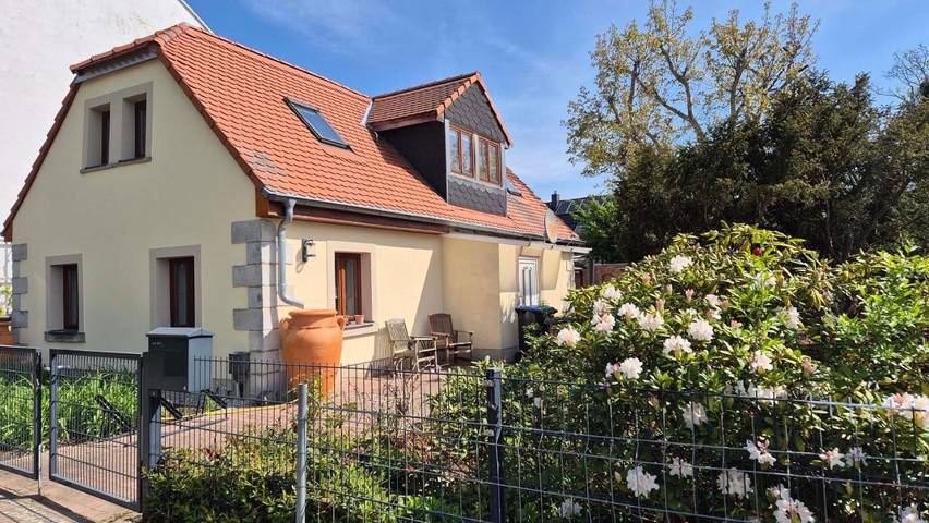 Ferienhaus für 5 Personen, mit Terrasse und Garten sowie Sauna und Seeblick