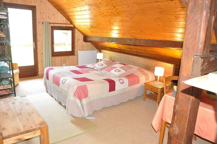 Gîte pour 2 personnes, avec terrasse et jardin à Queige - 2