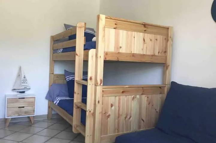 Location de vacances pour 6 personnes, avec jardin et jacuzzi ainsi que piscine et terrasse à Poulx - 4