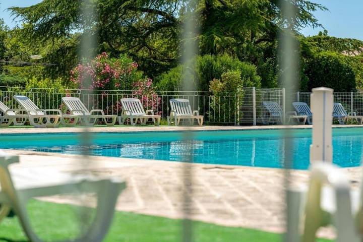 Casa de vacaciones para 4 personas, con terraza además de piscina y jardín - 1