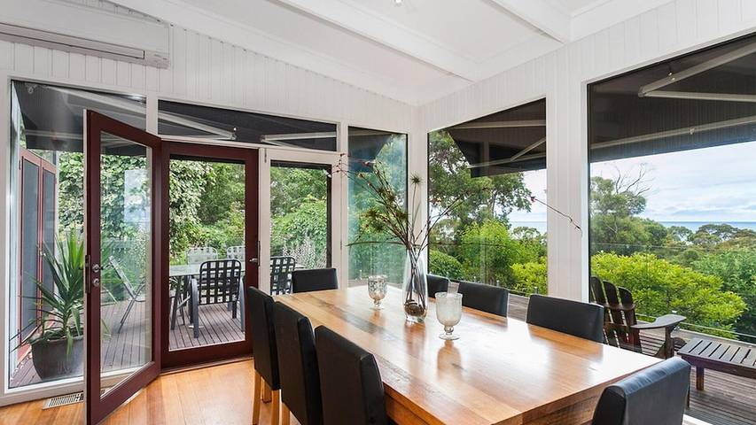 Holiday home for 8 people, with balcony in Lorne