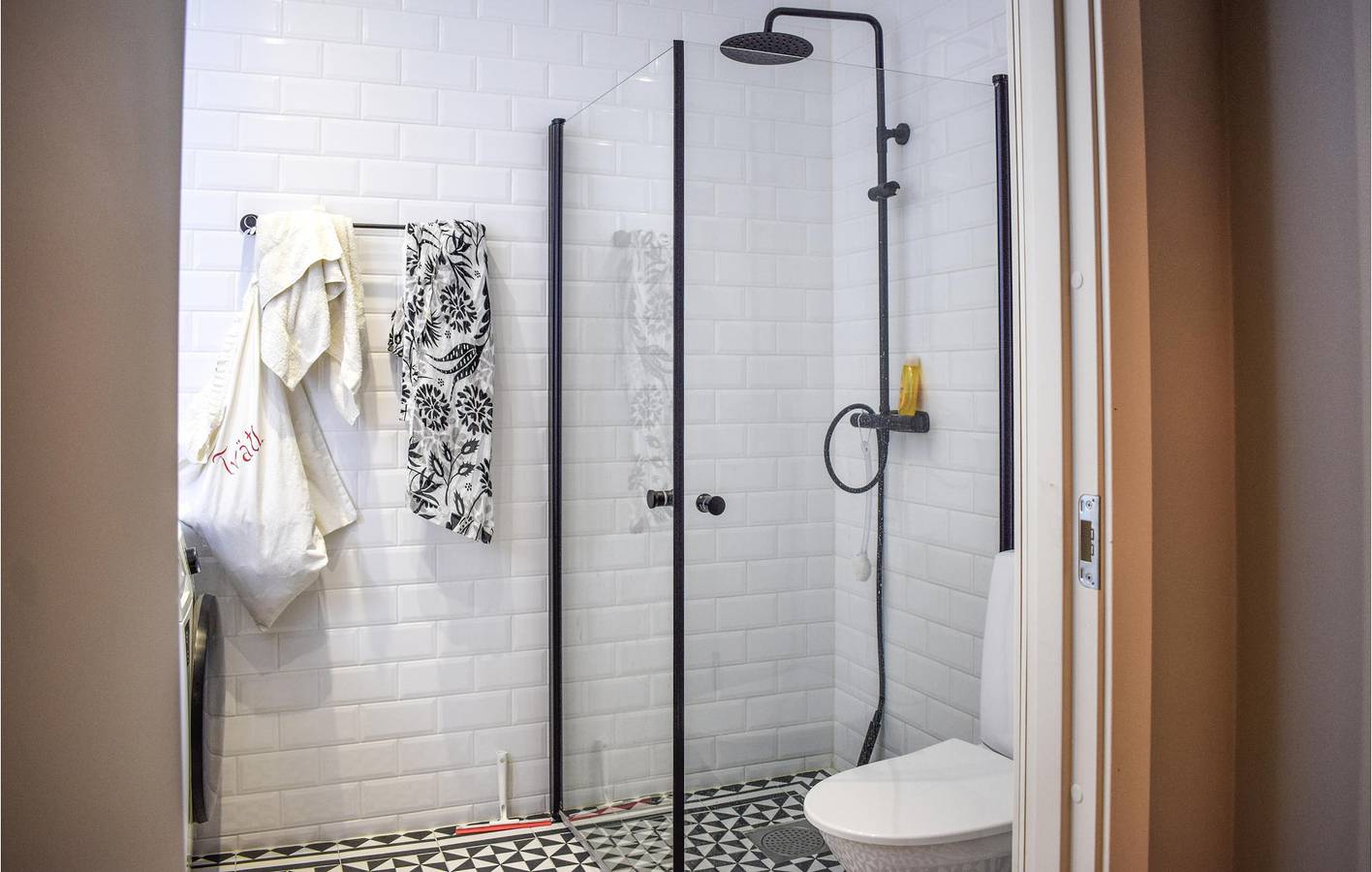 Hel semesterlägenhet, Lägenhet för 6 Personer med trädgård in Öland