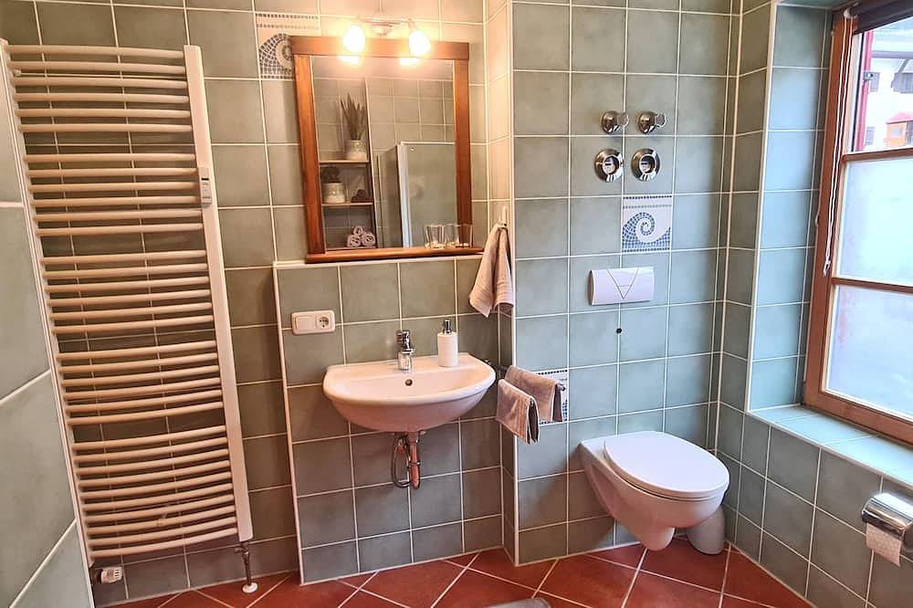 Ganze Wohnung, Ferienwohnung Berglust 62 qm separates Schlafzimmer und Terrasse in Sachrang, Aschau im Chiemgau