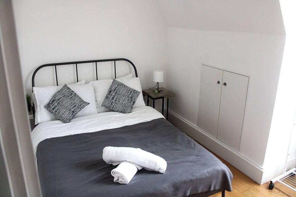 Entire apartment, Free Parking |St Albans City Centre |Sleeps 5 in Hertfordshire