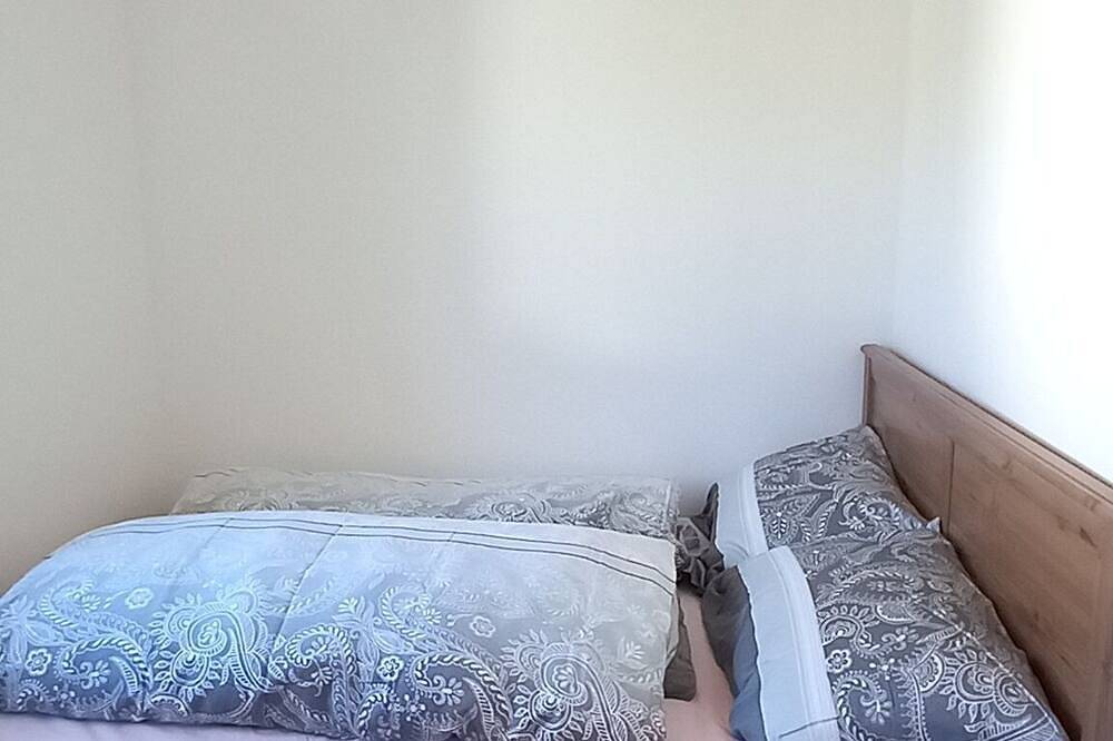 Ganze Wohnung, Gästewohnung \"Vinothek im Piestingtal\" - 1 bis 6 Personen - 5mn von der A2 in Markt Piesting, Wiener Alpen in Niederösterreich