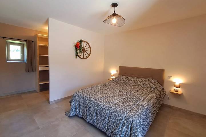 Location de vacances pour 6 personnes, avec balcon et jardin, animaux acceptés à Aynac - 2