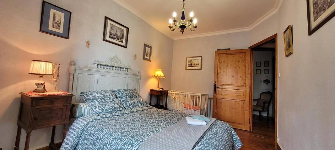 Location de vacances pour 10 personnes, avec terrasse et vue, adapté aux familles à Terrasson-Lavilledieu - 3