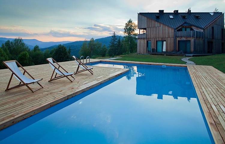 Apartament wakacyjny dla 4 osób, z Balkon i Taras oraz Ogród i Basen w Malinka