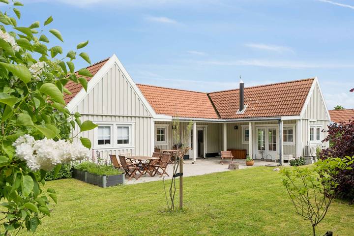 Ferienhaus für 6 Personen, mit Garten und Terrasse sowie Sauna