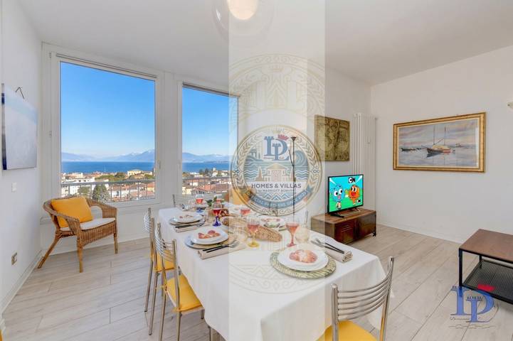 Location de vacances pour 6 personnes, avec Balcon et Vue sur le lac à Desenzano del Garda