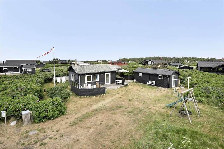 Ferieudlejning for 5 personer, med terrasse, husdyr tilladt i Nørlev Strand