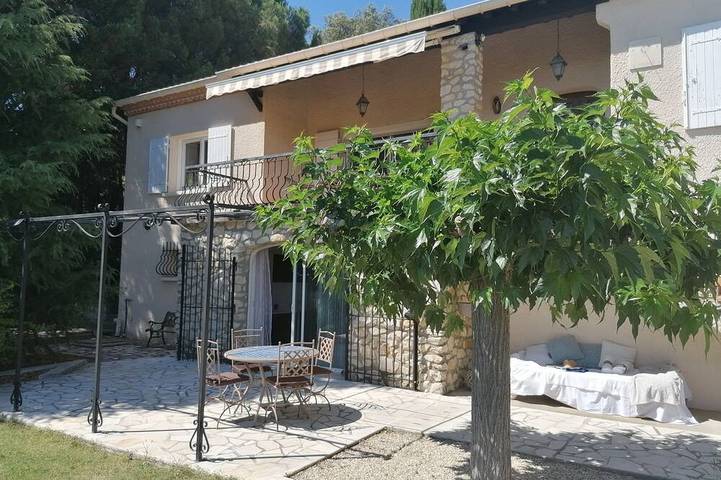 Villa für 8 Personen, mit Terrasse und Whirlpool sowie Garten - 1