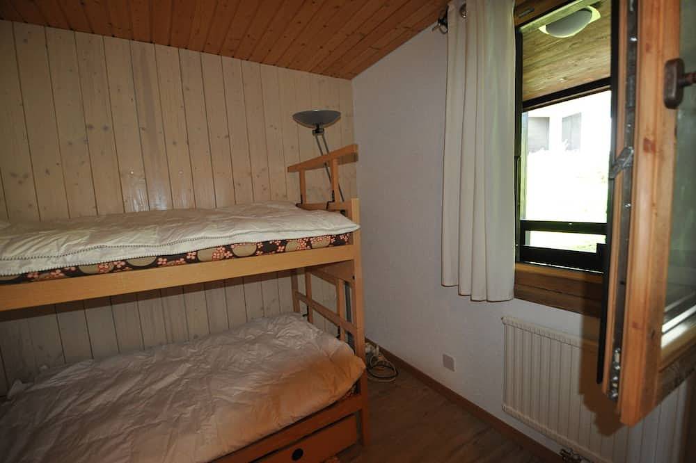 Appartement entier, L'appartement se situe aux Arsets à environ 1 km de départ du téléski des Fracherets reliant le doma in Gryon, Alpes Vaudoises