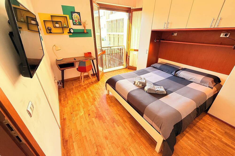 Entire apartment, Grosseto Center: Comfortable and Bright Apt facing the Corso in Grosseto, Grosseto Province