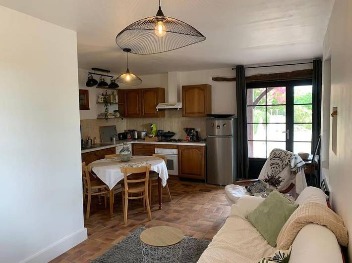 Location de vacances pour 9 personnes, avec piscine ainsi que terrasse et vue à Saint-Eutrope-de-Born - 2