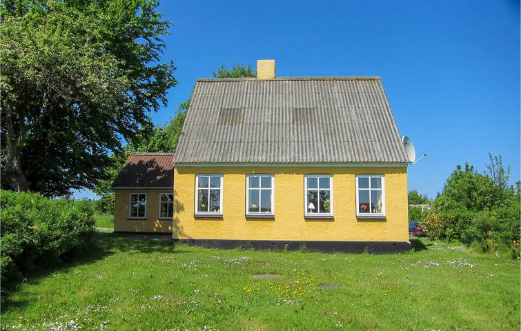 Ferieudlejning for 2 personer, med Terrasse i Gudhjem
