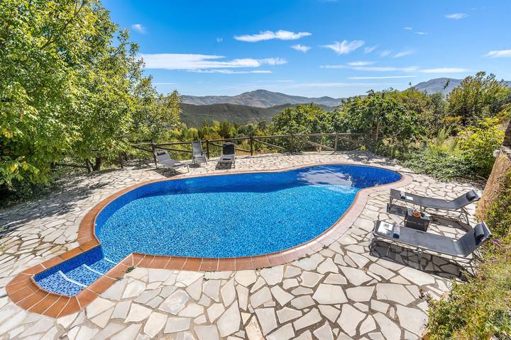 Casa rural 'Cortijo Jiménez' com vistas para a montanha, piscina privada e Wi-Fi in Pîtres, La Taha