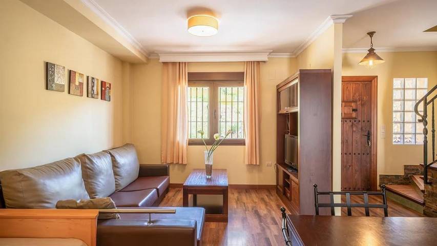Casa rural para 8 personas, con Balcón y Terraza además de Jacuzzi y Piscina en Nívar - 4