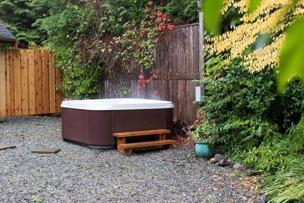 Whitewater-S.Chesterman I Od Shower, Firepit, Surf in Tofino, Alberni-Clayoquot Regional District