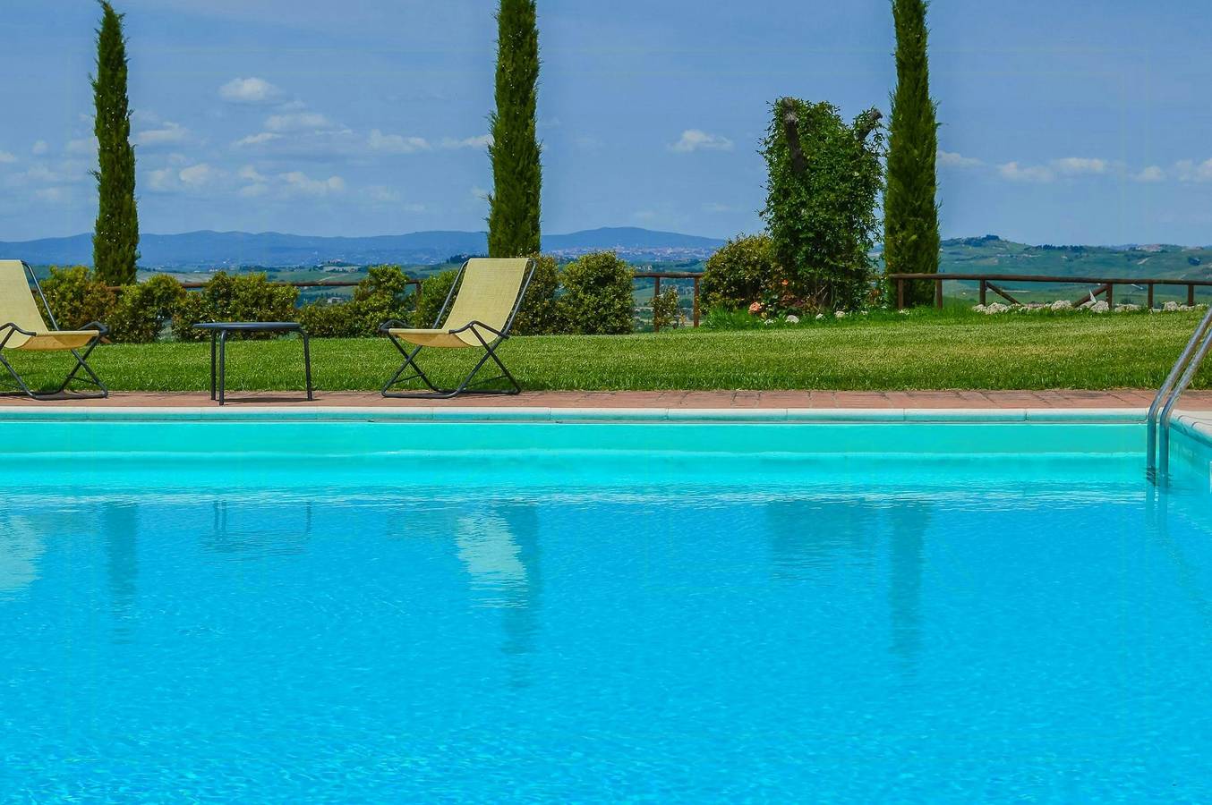 Appartamento intero, Appartamento in pietra con piscina sulle colline toscane in Asciano, Siena e dintorni