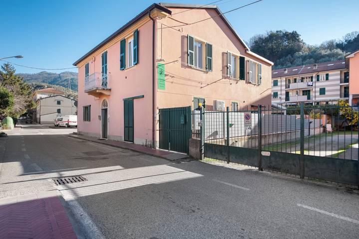 Camera 'Camelia' con Wi-Fi e aria condizionata in Levanto, Comune di Levanto