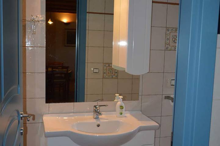 Gîte pour 4 personnes, avec terrasse ainsi que piscine et jardin à Fara in Sabina - 4