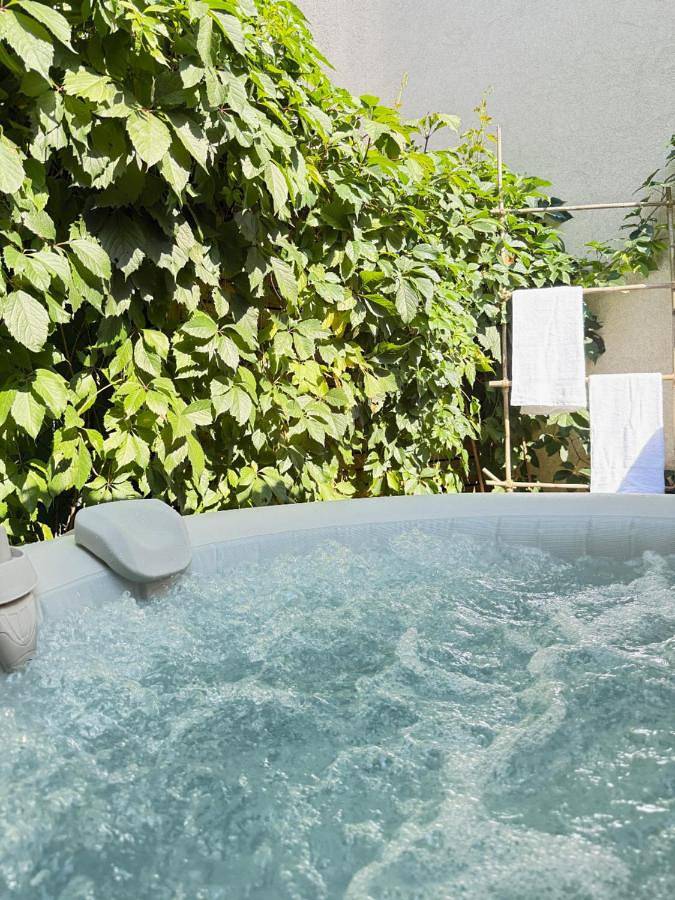 Ferienwohnung für 4 Personen, mit Garten und Terrasse sowie Whirlpool - 1