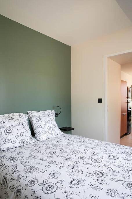 Gîte pour 2 personnes, avec terrasse dans Château-Gontier-sur-Mayenne - 2