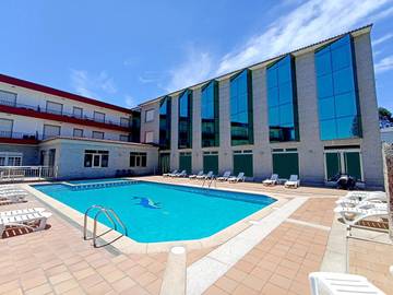 Hôtel pour 2 personnes, avec piscine ainsi que jardin et terrasse à Sanxenxo