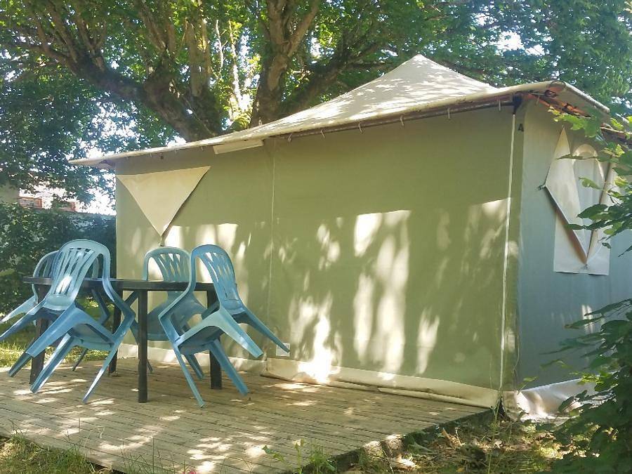 Camping l'Eau Vive - Bungalow toilé 4 personnes - Bungalow toilé in Les Églisottes-et-Chalaures, Région de Libourne
