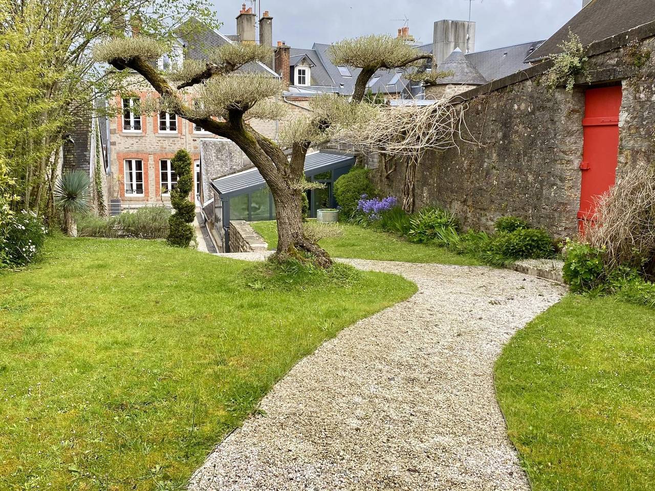 Villa · Villedieu-les-Poêles · ★3,91 · 8 dormitorios · 8 camas · 6 baños in Villedieu-les-Poêles, Côte de la Déroute
