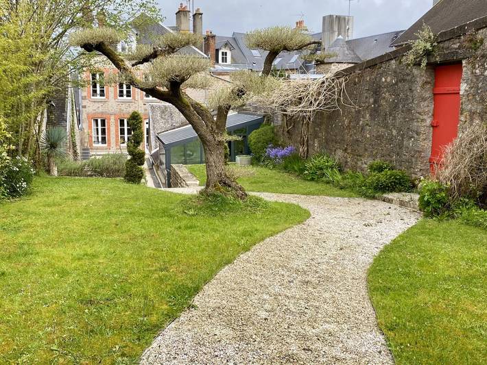 Villa · Villedieu-les-Poêles · ★3,91 · 8 dormitorios · 8 camas · 6 baños in Villedieu-les-Poêles, Côte de la Déroute