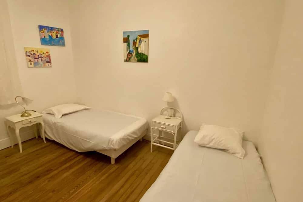 Fantastic house with idyllic garden in the heart of Cap Ferret, very central in Lège-Cap-Ferret, Arcachon region