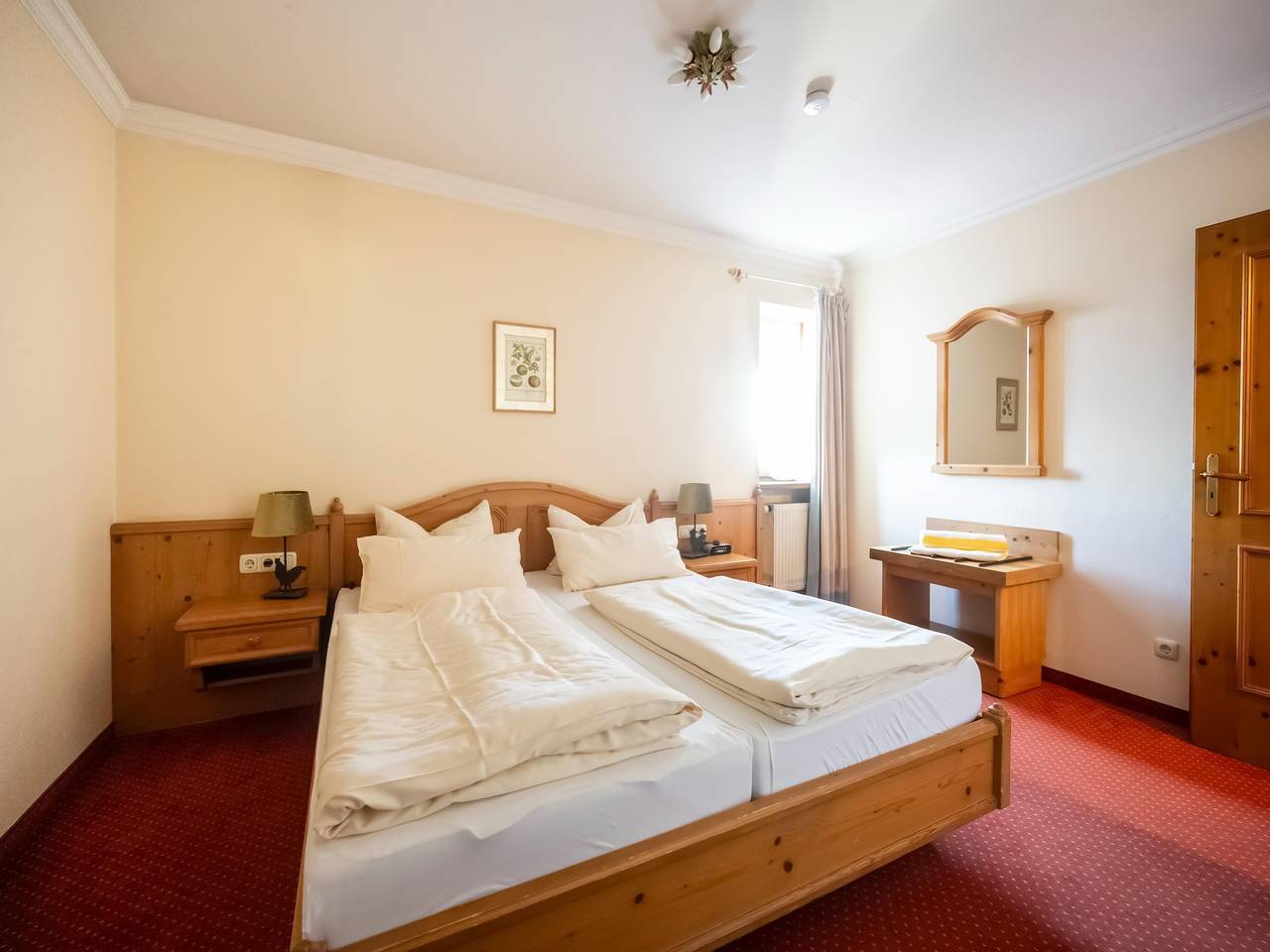 Ganze Wohnung, Geräumige Ferienwohnung im Sammareier Gutshof in Bad Birnbach in Bad Birnbach, Bayerische Golf und Thermenland