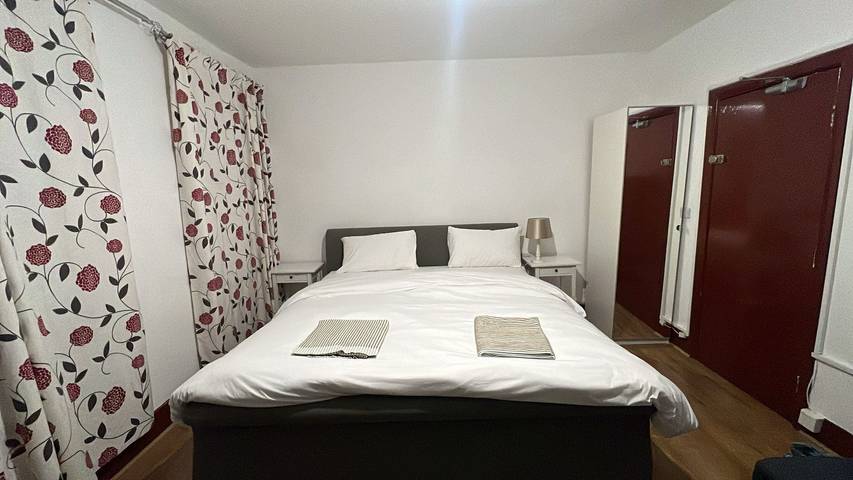 Vacation rental for 8 people, kid friendly in South East England