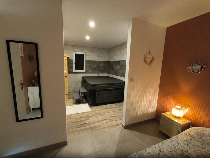 Location de vacances pour 4 personnes, avec jacuzzi ainsi que sauna et jardin à Cahon - 2