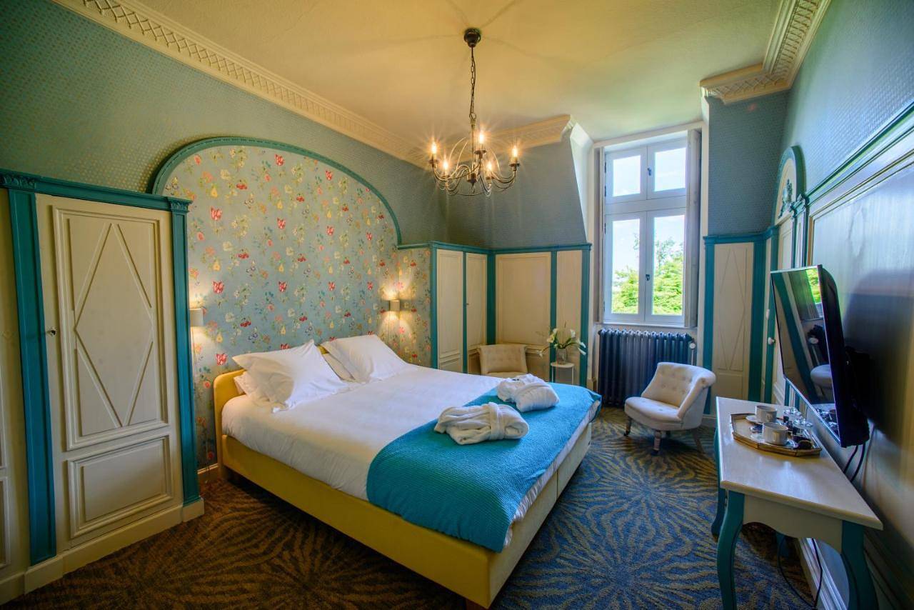 Standard Double Room in Neuvy, Allier